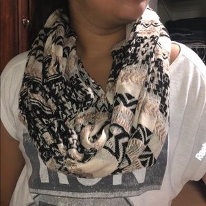 Multi-coloured round scarf